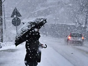 Неблагоприятные погодные условия.